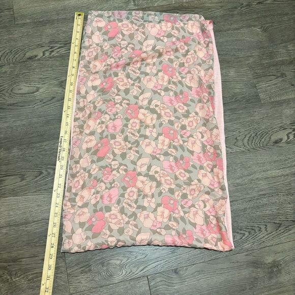 Infinity Scarf Pink Gray Floral Design. - Picture 7 of 10